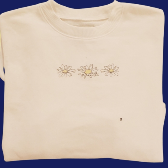 American Eagle Outfitters Tops - NWOT-American Eagle White Sweatshirt with Yellow Daisies